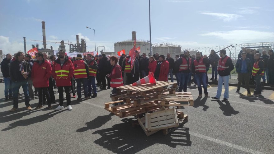 Trois grévistes de la raffinerie de Donges réquisitionnés : Macron veut briser la grève, tous sur le site !